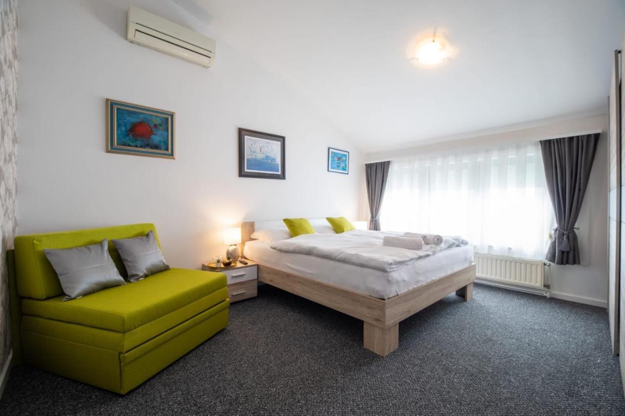 Four Roses Bed & Breakfast Загреб Екстериор снимка