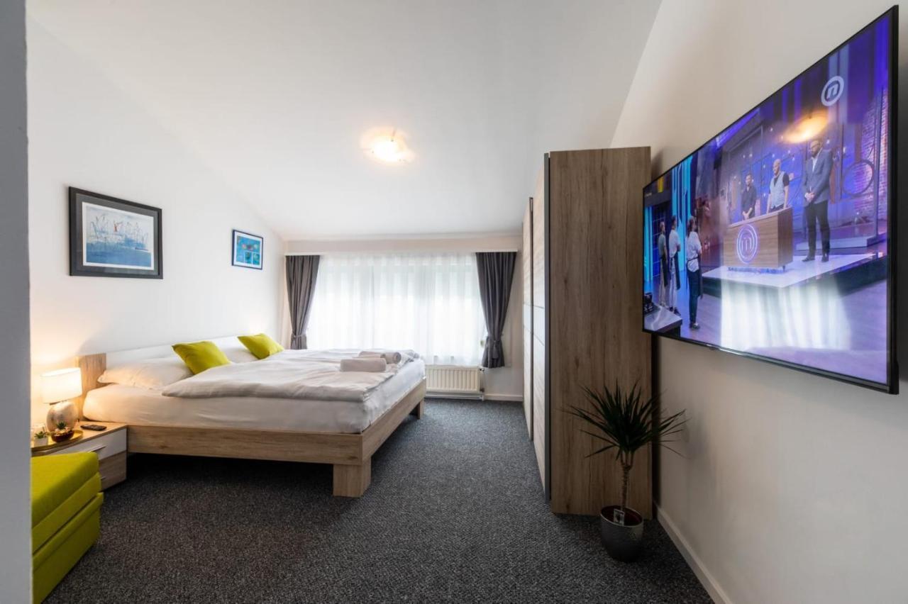 Four Roses Bed & Breakfast Загреб Екстериор снимка