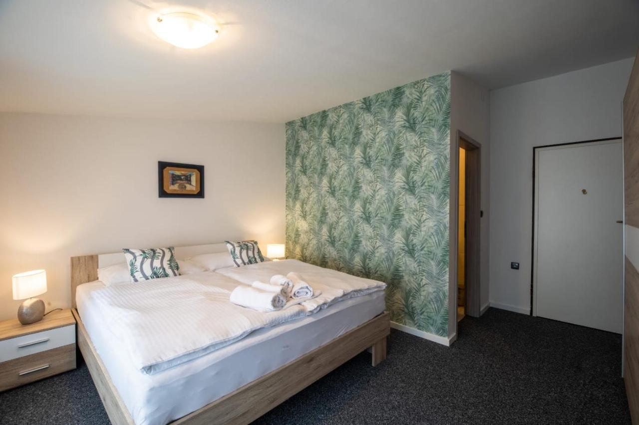 Four Roses Bed & Breakfast Загреб Екстериор снимка