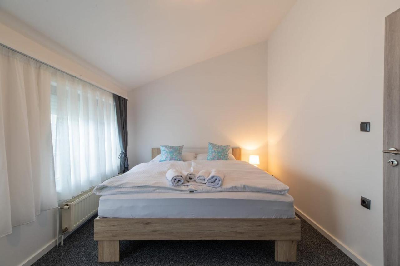 Four Roses Bed & Breakfast Загреб Екстериор снимка