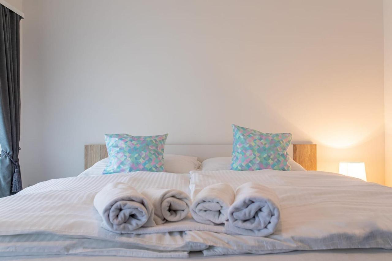 Four Roses Bed & Breakfast Загреб Екстериор снимка