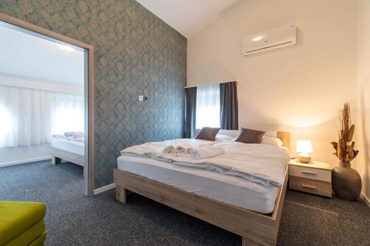 Four Roses Bed & Breakfast Загреб Екстериор снимка