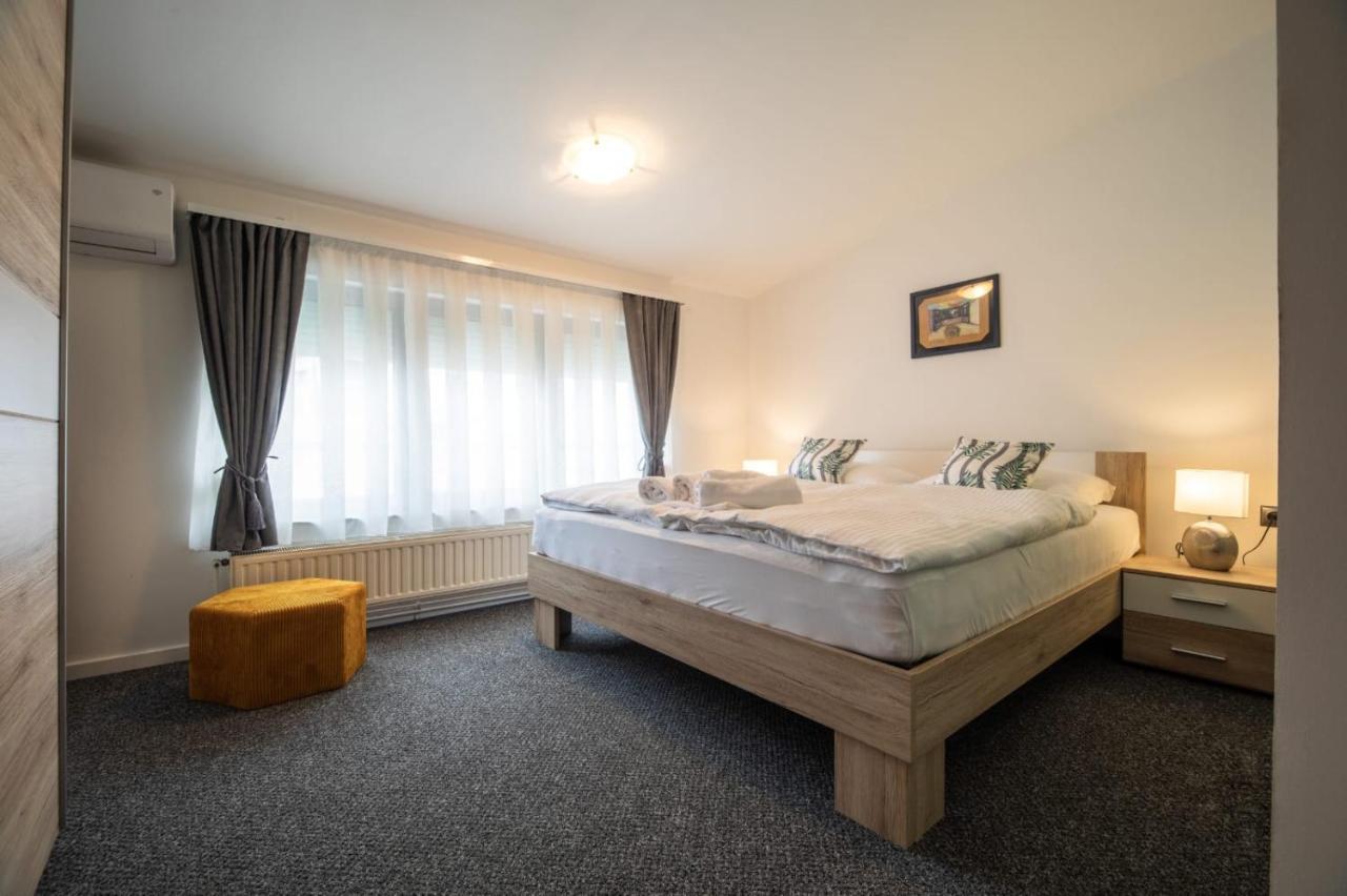 Four Roses Bed & Breakfast Загреб Екстериор снимка